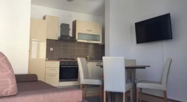 Petros Apartments Pag