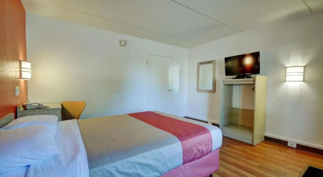 Двухместный номер Standard Motel 6 Chicopee, MA - Springfield