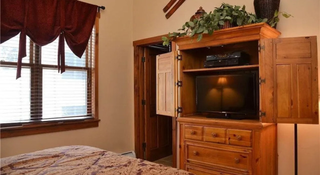 Main Street Junction Townhomes Unit 30 by RedAwning, Rezerwuj Hotel Hotele w Vail Ski z parkingiem, Parking