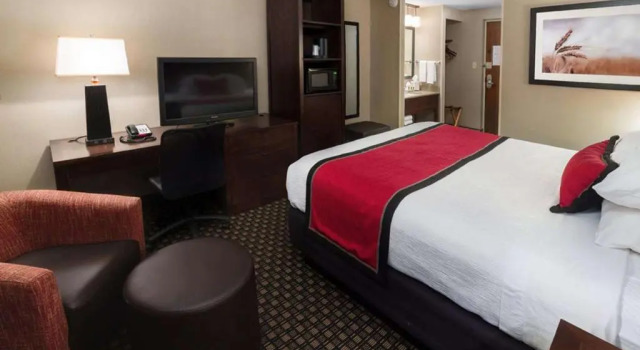Номер Standard Best Western Plus Ramkota Hotel
