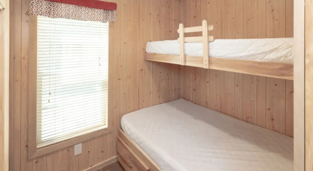 Коттедж с 2 комнатами Sun Retreats Adirondack Gateway