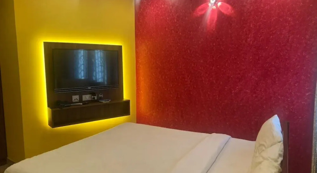 Полулюкс White yellow residency