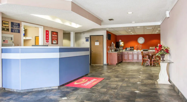 Econo Lodge Tillmans Corner, Prenota Hotel Hotel a Alabama con piscina, Piscina