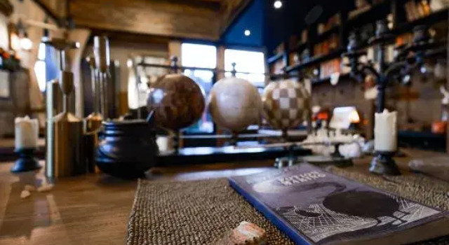 Leaky Cauldron Magic Train Homestay