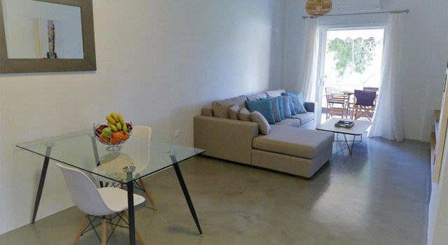 Deluxe Apartment in Vouliagmeni