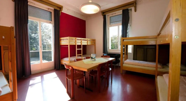 Кровать в общем номере Kreuzlingen Youth Hostel