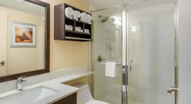 Номер Standard Quality Inn & Suites