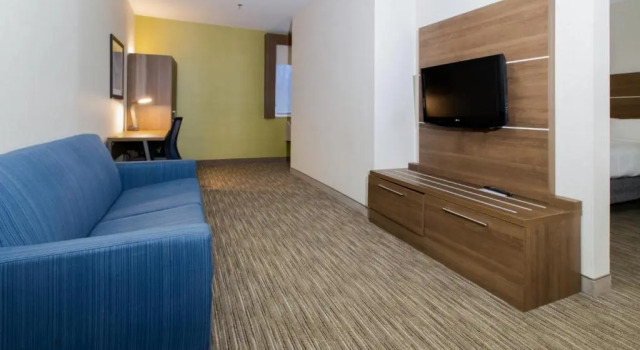 Двухместный люкс Holiday Inn Express Hotel & Suites Swansea by IHG