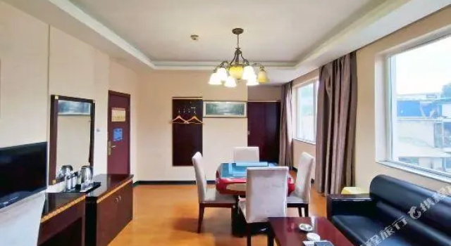 Deluxe Suite Wanzai Hotel