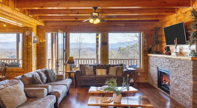 Коттедж c 1 комнатой с балконом 100 Guests Blackthorn Sister Smokies Homes Luxury Mountain Retreat