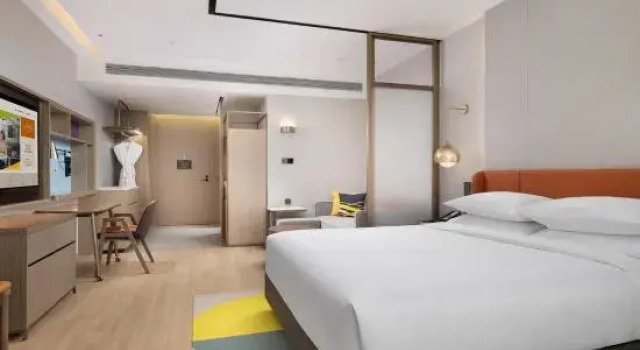 Люкс с видом на реку Home2 Suites by Hilton Kashi City