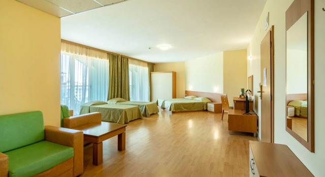 Palma Hotel, Забронировать Отель Отели Варненской области с бассейном, рядом с Центр курорта Золотые Пески, Бассейн