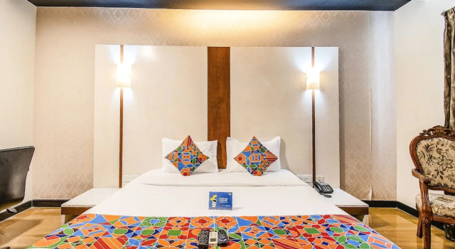 Номер Deluxe FabHotel Oriental Suites MG Road