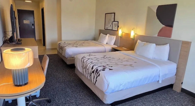 Номер Deluxe Express Inn & Suites