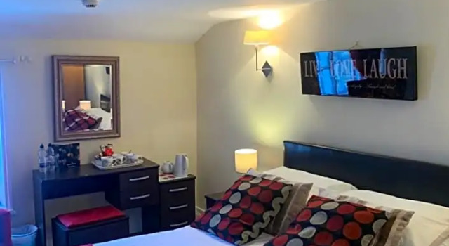 Номер Standard Crown Hotel