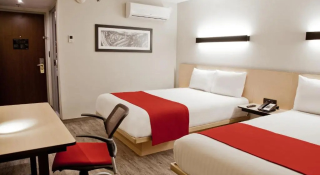 Четырёхместный номер Standard City Express by Marriott Salamanca