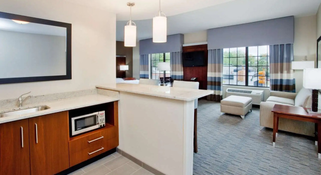 Люкс Hampton Inn & Suites Chapel Hill/Carrboro