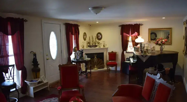 The Lost Pearl, Брондау Таңертеңгі аспен бірге түндеу Madison Ohio