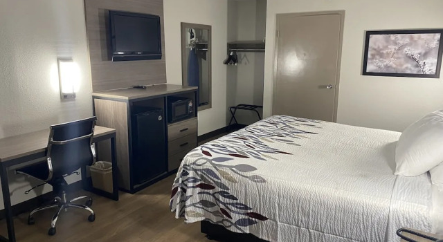 Номер Superior Red Roof Inn Jacksonville, AL