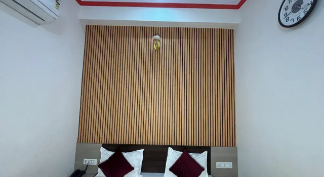 Номер Economy Hotel Hanuman Palace-450 meter Khatu Shayam Ji Temple