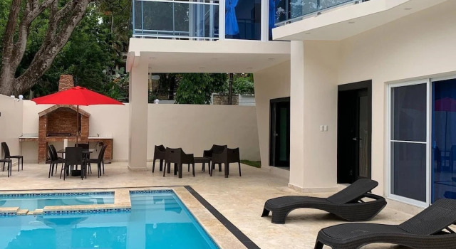Luxurious Bright and Stylish, 7 Bedroom Villa