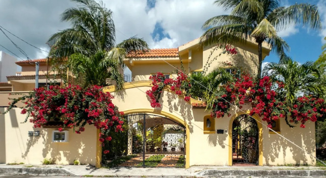 Isla 33 2BD Villa 2403 by Skyrun, Rezerwuj Willa Hotele w Quintana Roo z parkingiem, Parking