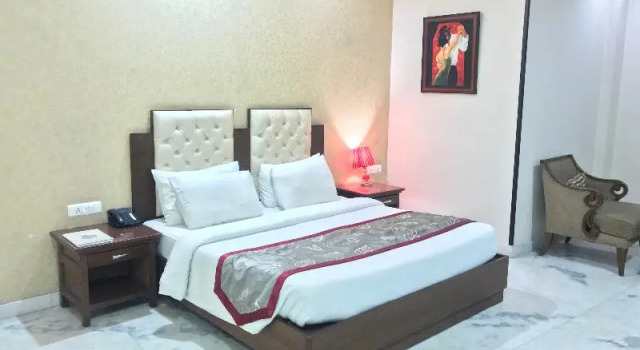 Двухместный клубный номер Standard Hotel Leela Grande