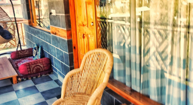 Cafe Saffron & Cottages
