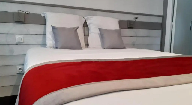 Люкс Hotel - Restaurant Le Clos des Cedres