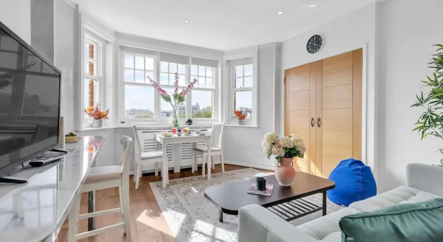 Апартаменты Slice of Brighton With Seaviews By My Getaways