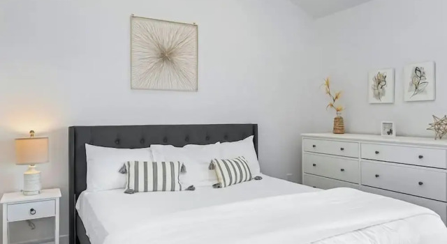 Peaceful Island Getaway Port Susan views, Book Hotel 3-stjernede hoteller i Island County, 3*