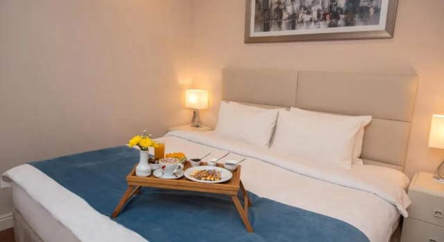 Полулюкс City Avenue Hotel