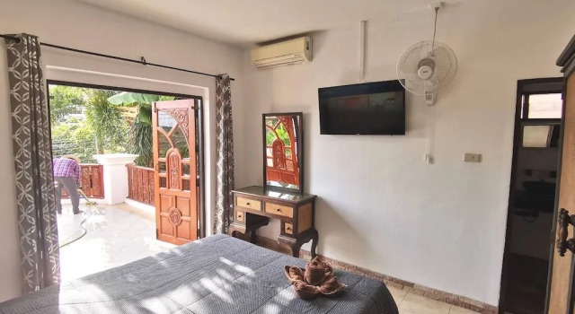 Вилла с 5 комнатами Baan Kanittha - 5 Bedrooms Pool Villa