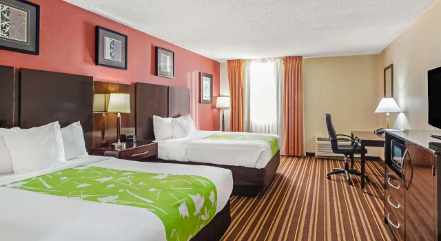 Четырёхместный номер Standard DoubleTree by Hilton Salisbury