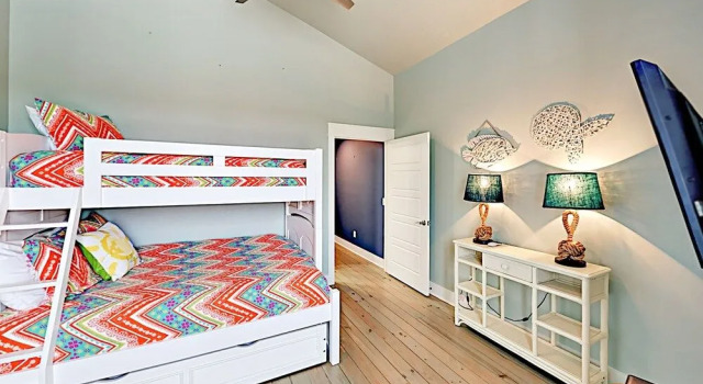 Stylish New #102 - 3 Br Townhouse