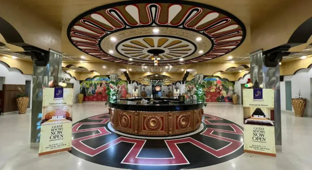 Mughal Mahal Hotel, Boek Hotel Hotels in Gujranwala met parkeren, Parkeren