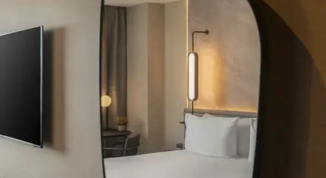 Номер Executive Novotel Valencia Lavant