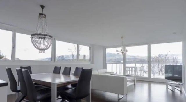 Das schönste Penthouse am Zürichsee, Забронировать Отель Отели кантона Швица с парковкой, Парковка