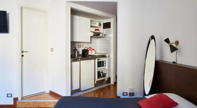 Stellar 70 Style Studio with Terrace-Heart of Milan, Забронировать Отель Милан Ломбардия, рядом с Colonne di San Lorenzo