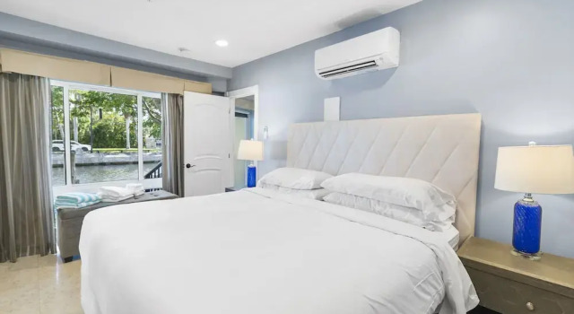 Люкс Deluxe c 1 комнатой с видом на залив Isle of Venice Residence and Marina