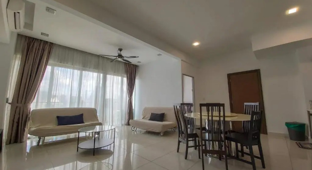 Семейные апартаменты с 3 комнатами Regalia Residence KLCC View by iLuxHome