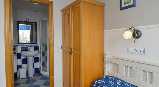 Hostal Linares, Prenota Hotel Ribadeo 