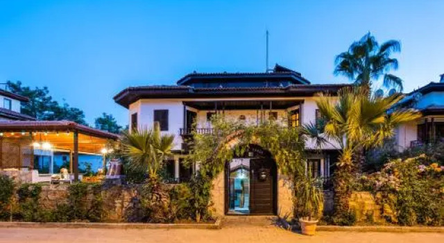 Villa Yonca, Забронировать Вилла Отели Побережья Даламана с парковкой, Парковка