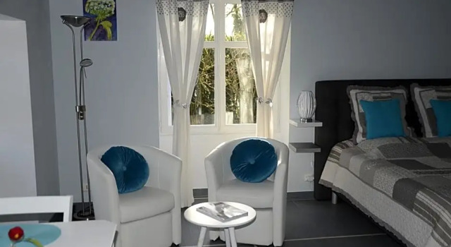 Domaine De Meigne, Book Hotel  