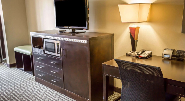 Двухместный люкс Comfort Suites New Bern near Cherry Point