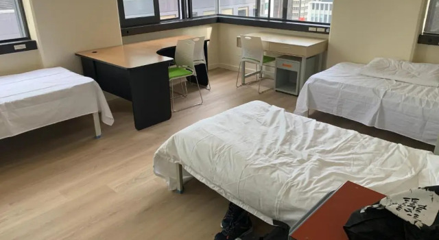 Кровать в общем номере Garden Hostel
