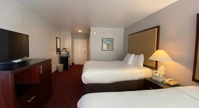 Четырёхместный номер Standard Morro Shores Inn And Suites