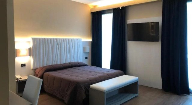 Полулюкс Hotel Enrichetta