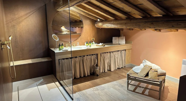 Le Mas de Peint - Hôtel et Restaurant, Забронировать Отель Отели Арля с парковкой, Парковка