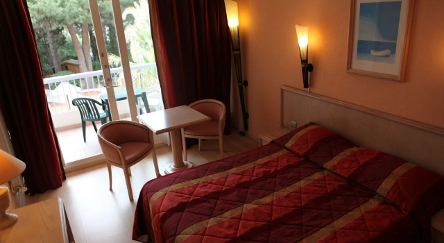 Hotel Le Quetzal, Забронировать Отель Отели Ла-Гранд-Мот 3 звезды, рядом с Туристический офис Ла Гранд-Мот, 3*